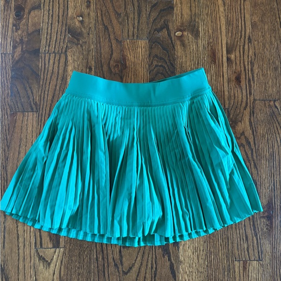 Lululemon Varsity High-Rise Pleated Skirt in Raceway Green with Liner - Picture 1 of 4
